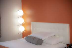 Howard Johnson Hotel & Suites by Wyndham Allentown/Dorney