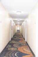 Howard Johnson Hotel & Suites by Wyndham Allentown/Dorney