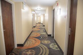 Howard Johnson Hotel & Suites by Wyndham Allentown/Dorney