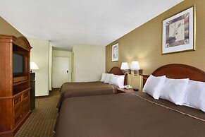 Howard Johnson Hotel & Suites by Wyndham Allentown/Dorney