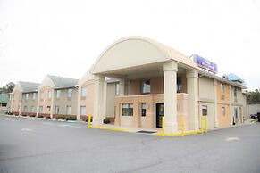 Howard Johnson Hotel & Suites by Wyndham Allentown/Dorney
