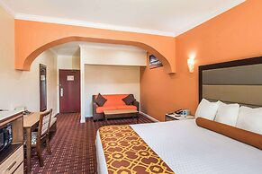 Rodeway Inn & Suites Pasadena