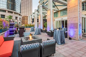 Omni Los Angeles Hotel at California Plaza