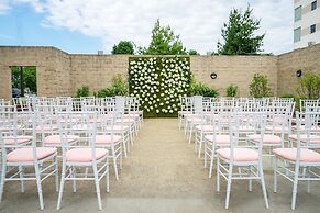 Crowne Plaza Suites Pittsburgh South by IHG