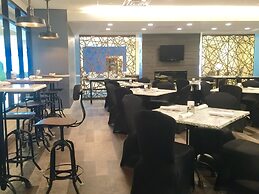 Crowne Plaza Suites Pittsburgh South by IHG