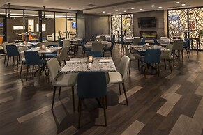 Crowne Plaza Suites Pittsburgh South by IHG