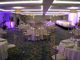 Crowne Plaza Suites Pittsburgh South by IHG