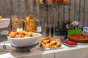 Hotel Glasgow Monceau Paris by Patrick Hayat