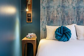 Hotel Glasgow Monceau Paris by Patrick Hayat