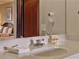 A Victory Hotel - Southfield