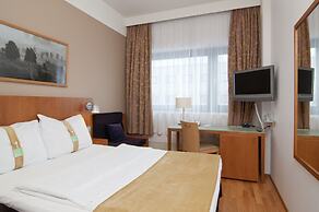 Holiday Inn Helsinki - Vantaa Airport by IHG