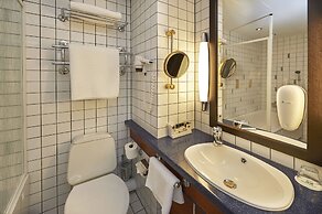 Holiday Inn Helsinki - Vantaa Airport by IHG