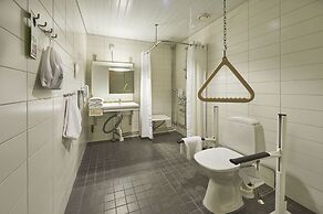 Holiday Inn Helsinki - Vantaa Airport by IHG