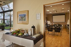Holiday Inn Helsinki - Vantaa Airport by IHG