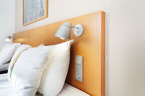 Holiday Inn Helsinki - Vantaa Airport by IHG
