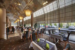 Holiday Inn Helsinki - Vantaa Airport by IHG