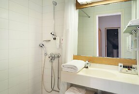 Holiday Inn Helsinki - Vantaa Airport by IHG