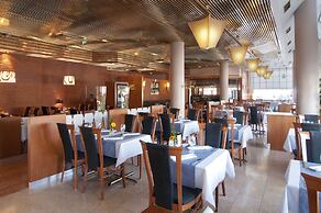 Holiday Inn Helsinki - Vantaa Airport by IHG