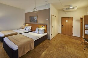 Holiday Inn Helsinki - Vantaa Airport by IHG