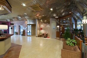 Holiday Inn Helsinki - Vantaa Airport by IHG