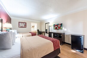 Red Roof Inn & Suites Clinton, TN