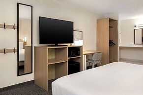 Spark by Hilton Santa Nella on I-5