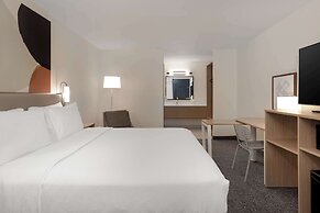 Spark by Hilton Santa Nella on I-5