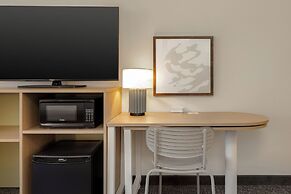 Spark by Hilton Santa Nella on I-5