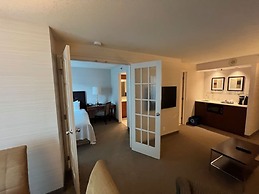 Cambridge Suites Toronto