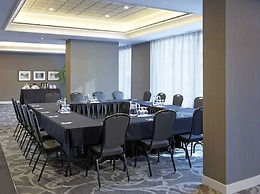 Cambridge Suites Toronto