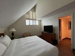 Cambridge Suites Toronto