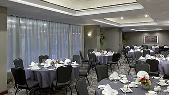 Cambridge Suites Toronto