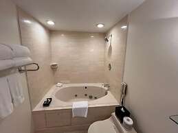 Cambridge Suites Toronto