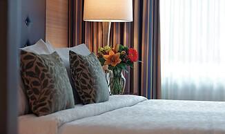 Cambridge Suites Toronto