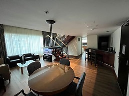 Cambridge Suites Toronto