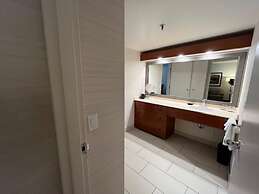 Cambridge Suites Toronto