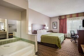 Quality Inn & Suites Lawrence - University Area