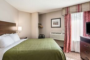 Quality Inn & Suites Lawrence - University Area