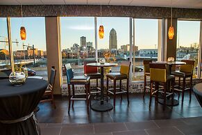 Holiday Inn Downtown - Mercy Area by IHG