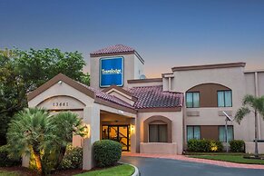 Travelodge by Wyndham Fort Myers Airport
