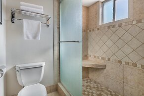 Best Western Plus King's Inn & Suites