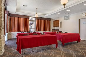 Best Western Plus King's Inn & Suites