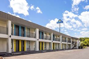 Days Inn by Wyndham Ladson Summerville Charleston