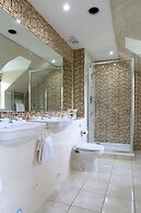 Macdonald Pittodrie House