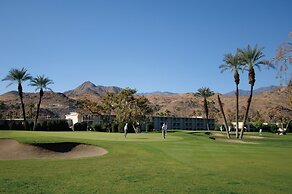 WorldMark Palm Springs - Plaza Resort and Spa