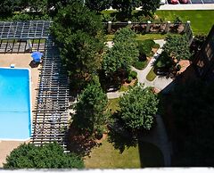 Courtyard by Marriott Boston Logan Airport