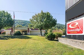 Econo Lodge Inn & Suites