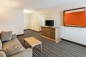 Econo Lodge Inn & Suites