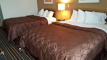 Econo Lodge Inn & Suites
