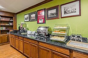 Econo Lodge Inn & Suites